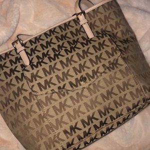 Michael Kors jet set jacquard tote